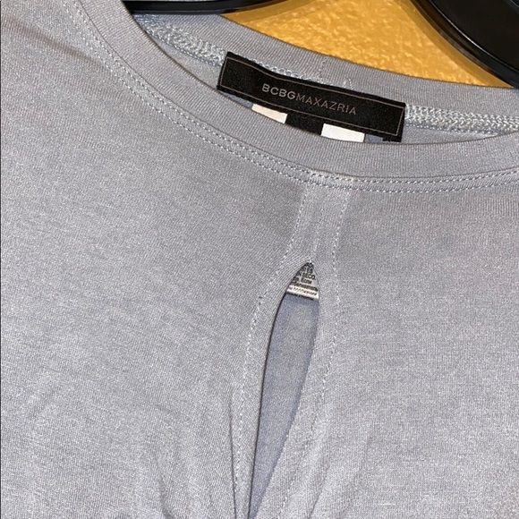 BCBG Taelor long-sleeve twisted crop top - Picture 3 of 3